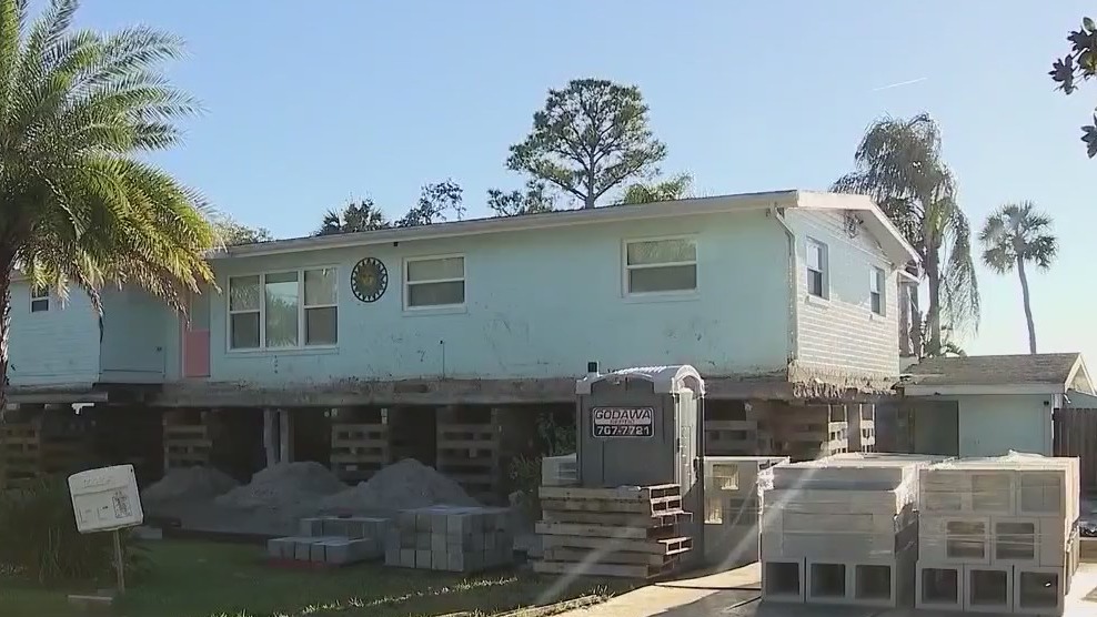 New Smyrna Beach raising homes in flood area